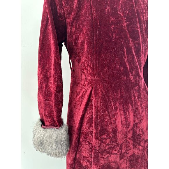 90s Vintage Red Velvet Coat with Faux Fur Trim Elegant Winter Style Girls 14/16 - Picture 11 of 11